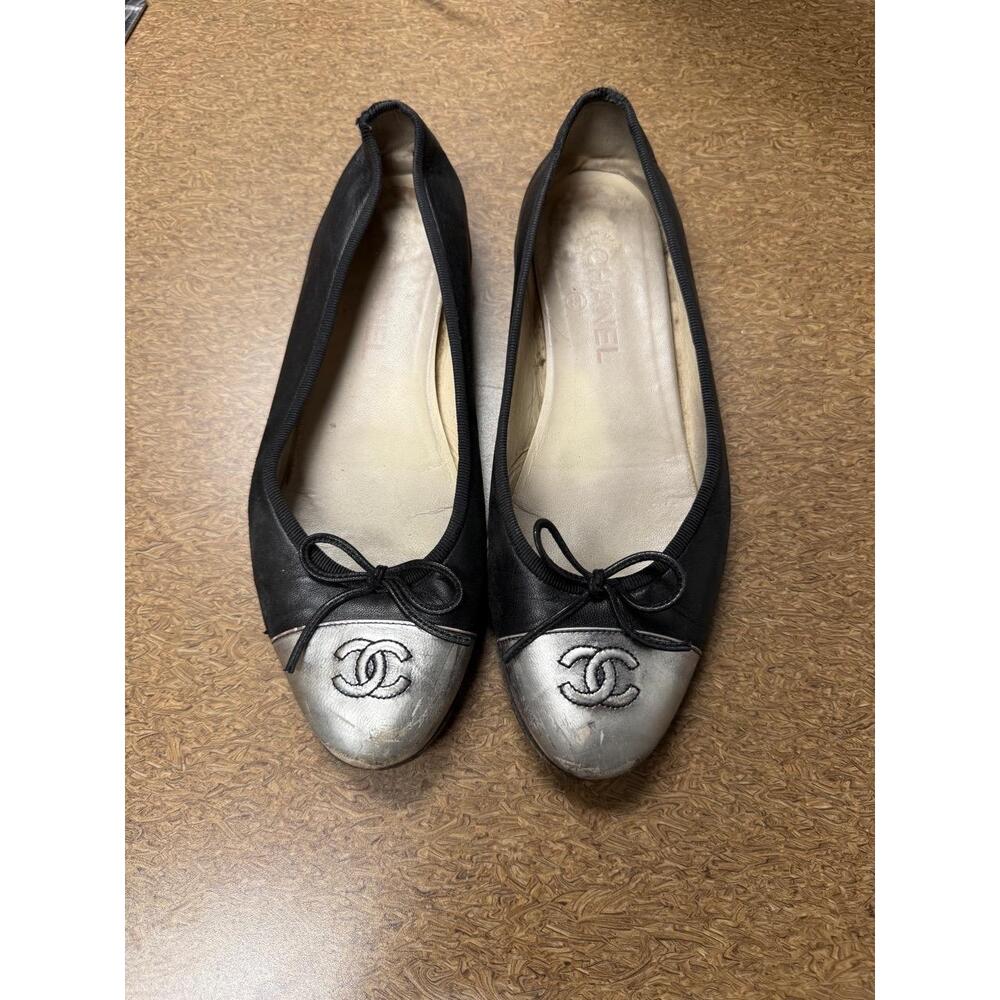 CHANEL Ballet Flats Womens Size 40 Black Silver Cap Toe CC Logo Classic Luxury